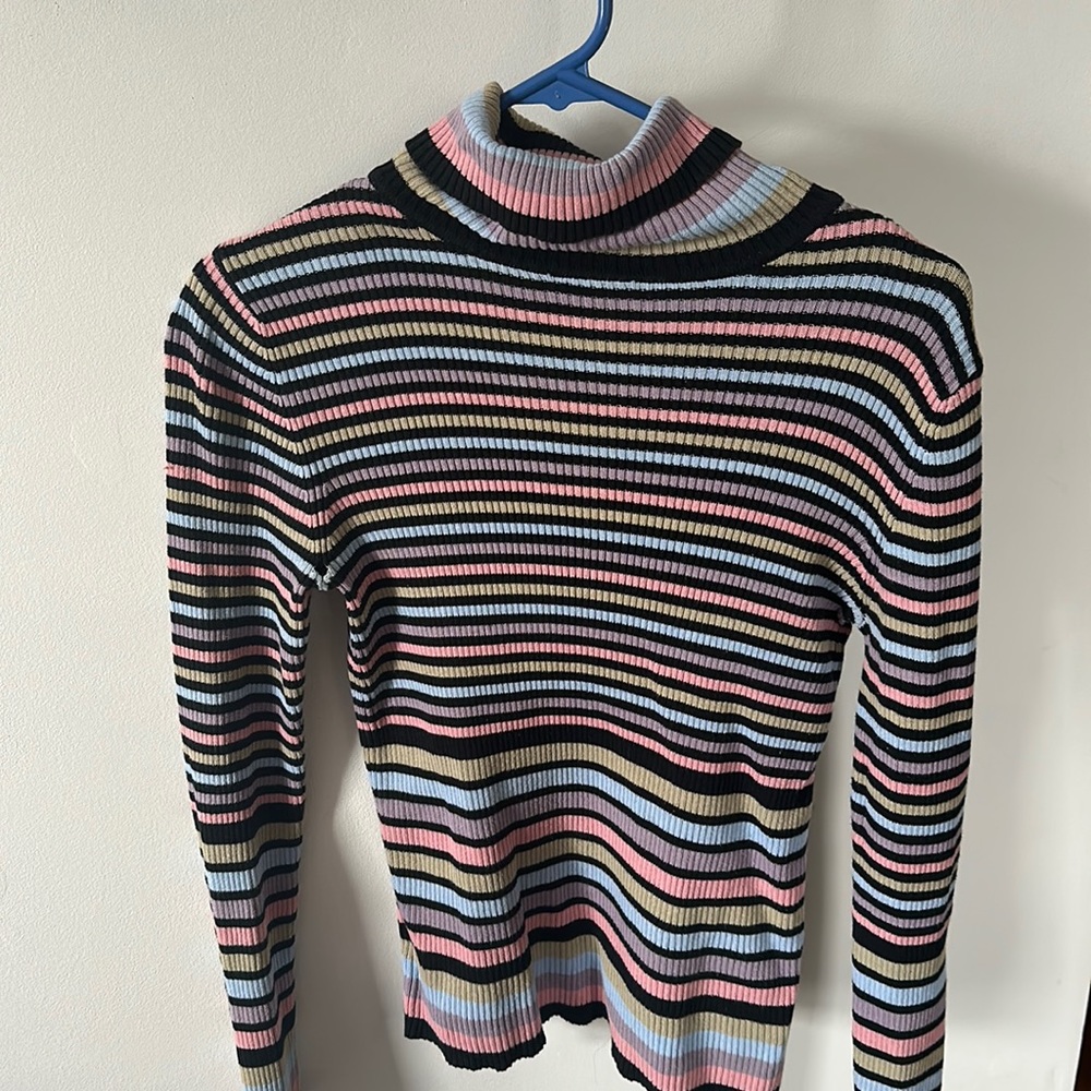 Unique Y2k turtleneck from Susquehanna Trail Outfitters